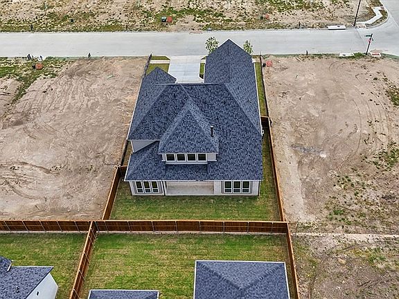 4th image of 205 Ardsley Way