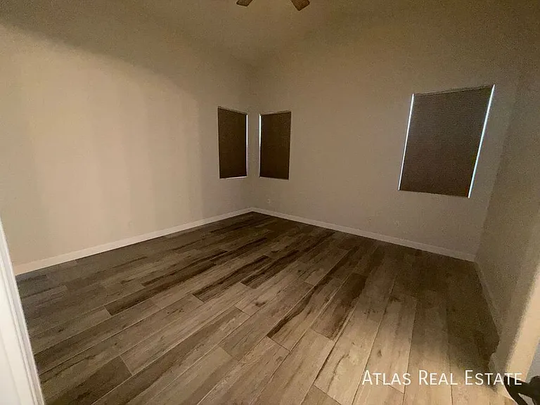 17044 W Bristol Ln — Photo 18