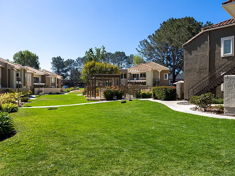 Bella Del Mar Apartments — Photo 11