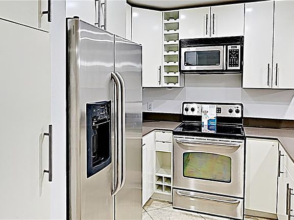 5th image of 654 Bird Bay Cir #54-101