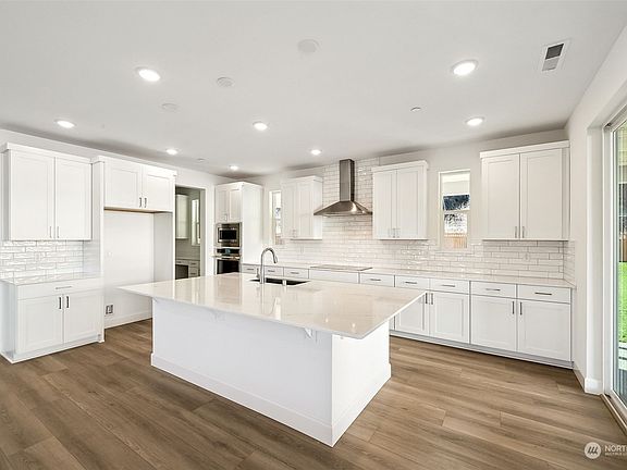 5th image of 16008 210th Avenue E