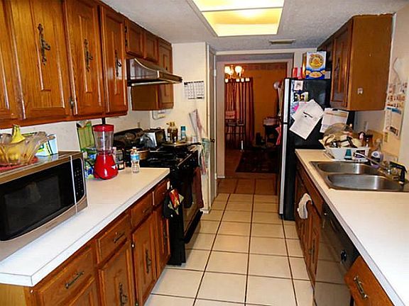 4th image of 1218 Brush Creek Dr