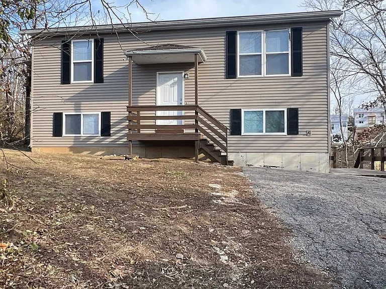 602 Bristol Ct — Photo 1