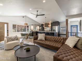 809 E Young Ave, Coeur D Alene, ID 83814