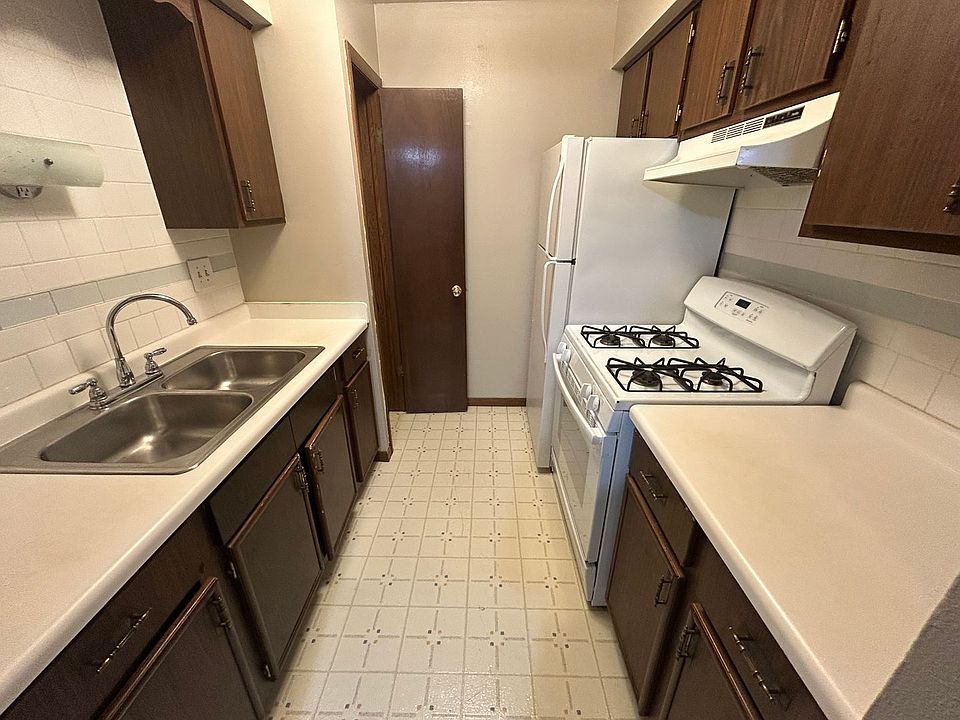 1st image of N114W15556 Sylvan Cir #6