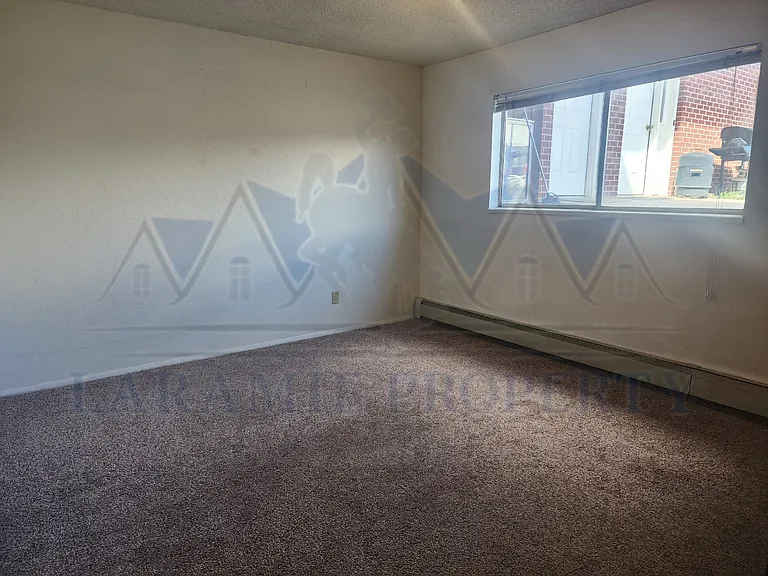 708 Downey St #9 — Photo 11