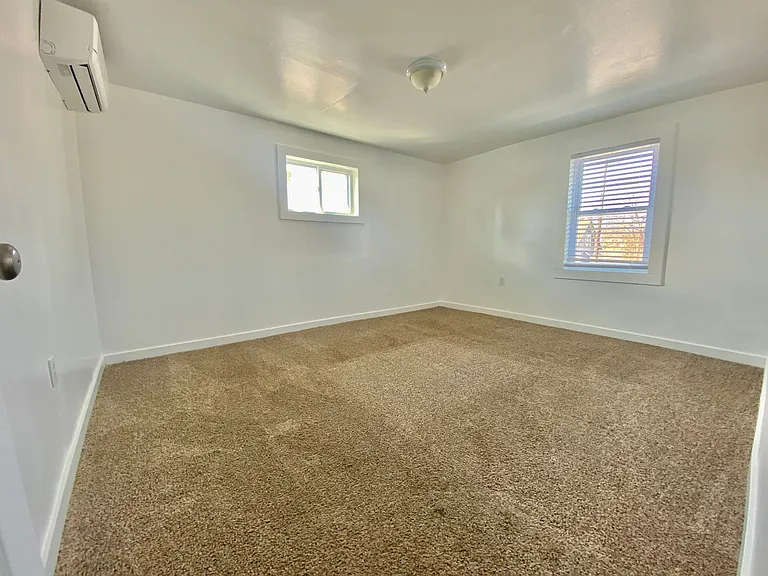 432 Albany Ave — Photo 6