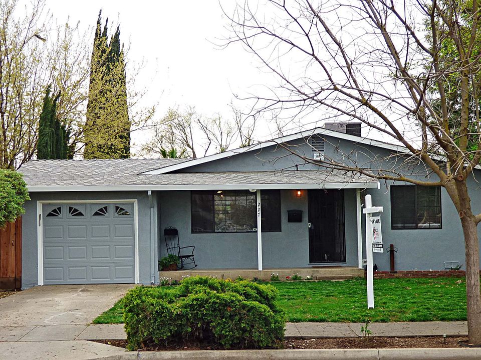 Welcome home to 227 S. 6th!