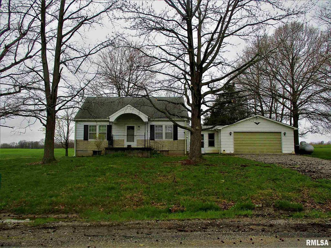 18399 N Stratford Ln photo 1