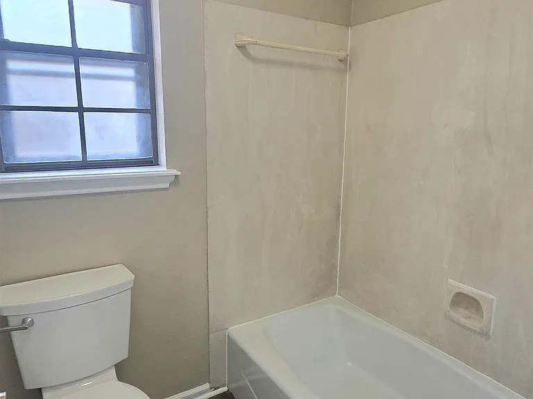 12119 Mallory Ave — Photo 16