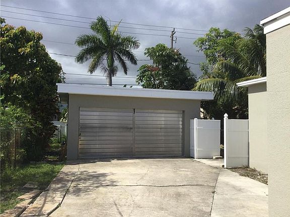 4th image of 823 Avenida Hermosa