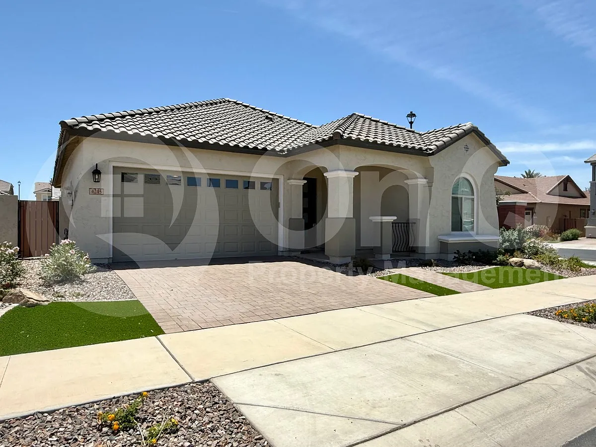 3 bed, 3.0 bath, 1863 sqft, $2,999 — Photo 1