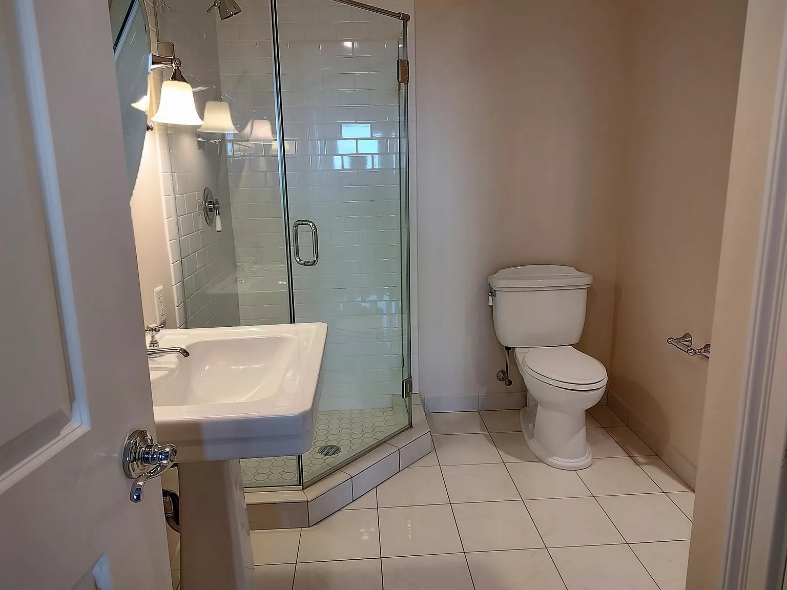2 bed, 1265 sqft, $4,000 — Photo 2