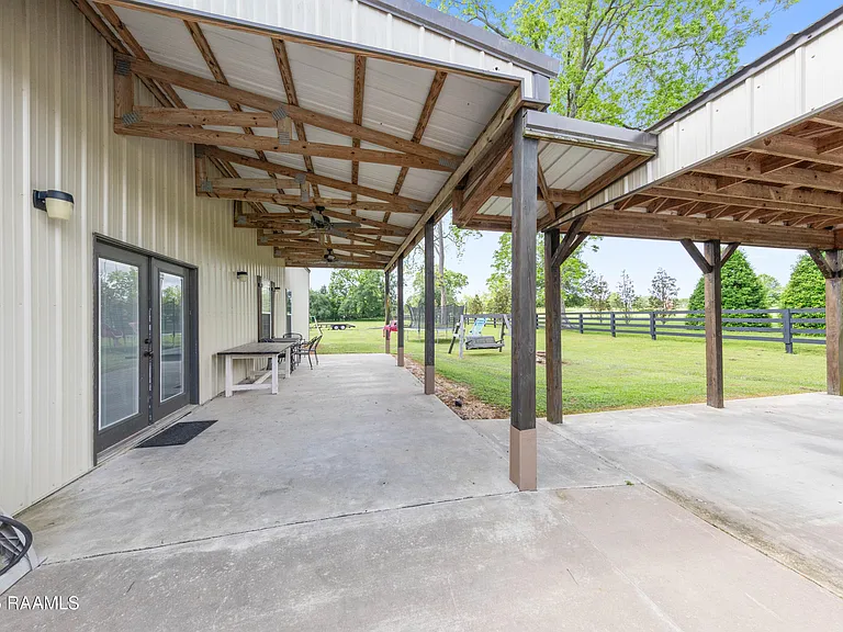 1120 E Butcher Switch Rd — Photo 27