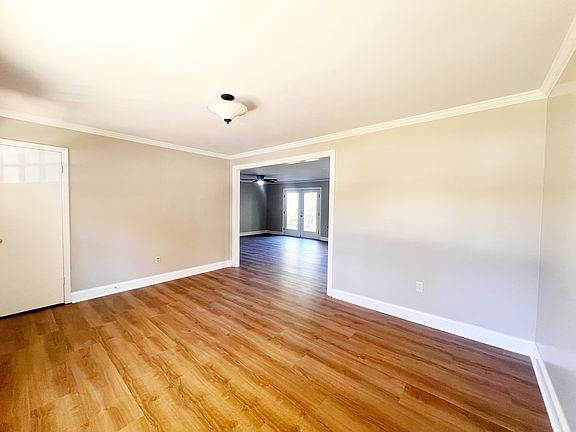 3rd image of 106 Lori Dr