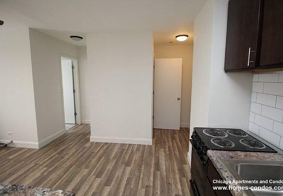 5th image of 3933 N Clarendon Ave APT 602
