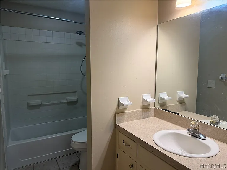 803 Summer Ln — Photo 13
