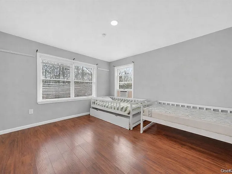 155 Roselawn Rd — Photo 30