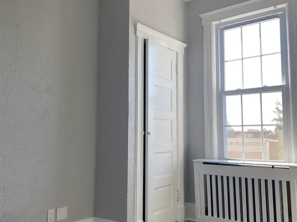 70 Poplar Street image 12 of 19