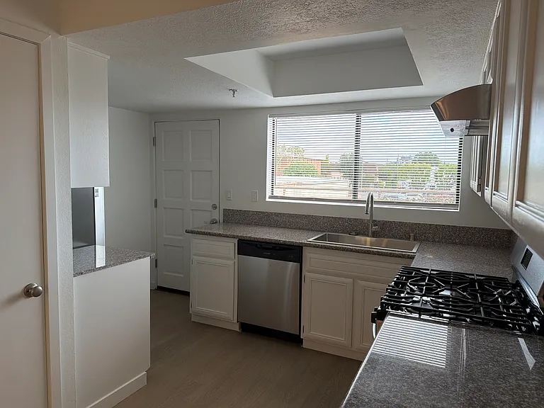 121 Olive St #12 — Photo 19