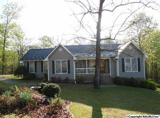 1405 Walker Dr, Glencoe, AL 35905