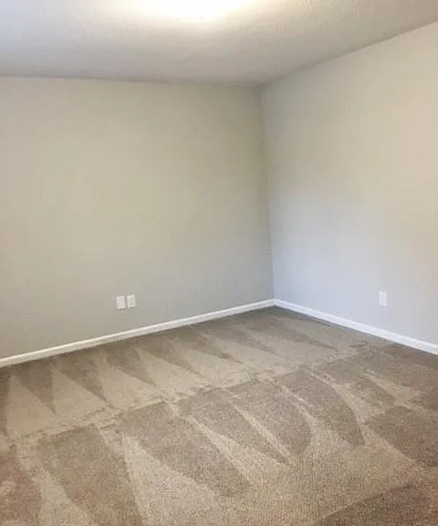 511 Sherwood Ct — Photo 11