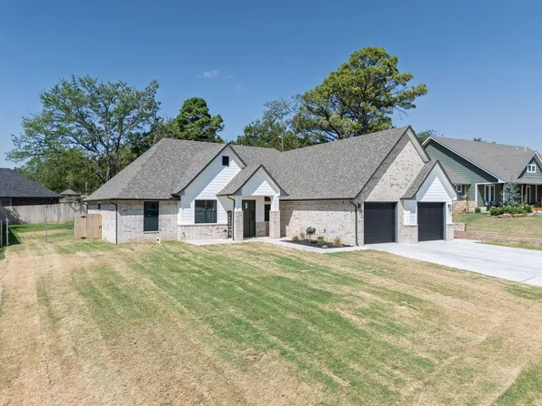 1804 Larkin Ln, Shawnee, OK 74804
