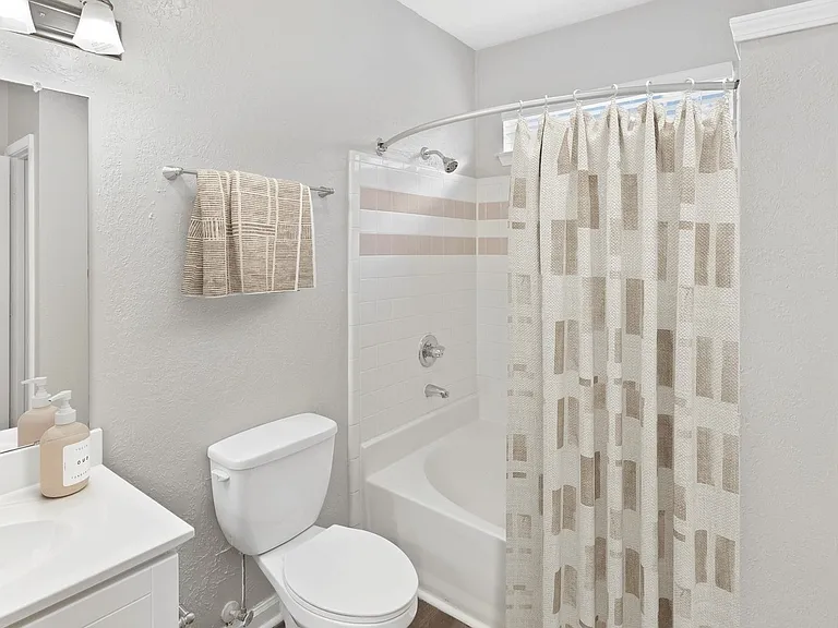Elan at Mallard Creek Apartment Homes — Photo 58