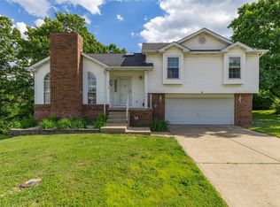 5112 Autumn Ridge Dr, Imperial, MO 63052
