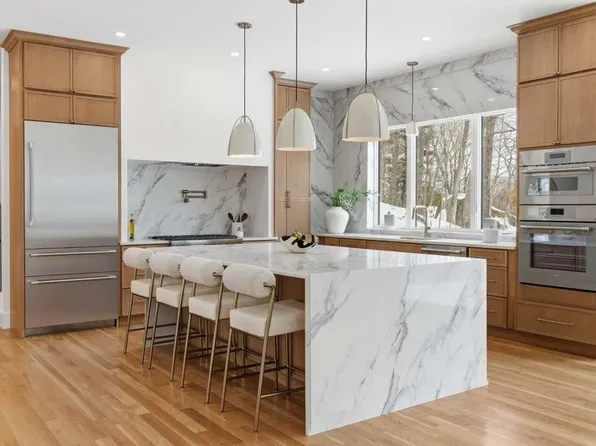 60-60R Lynnbrook Rd, Lynnfield, MA 01940