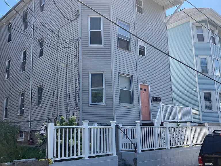 16 Woodlawn St #1 — Photo 1