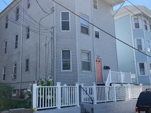 16 Woodlawn St #1, New Bedford, MA 02744