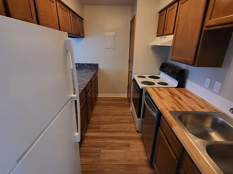 214 S Ingalls St #6 — Photo 4