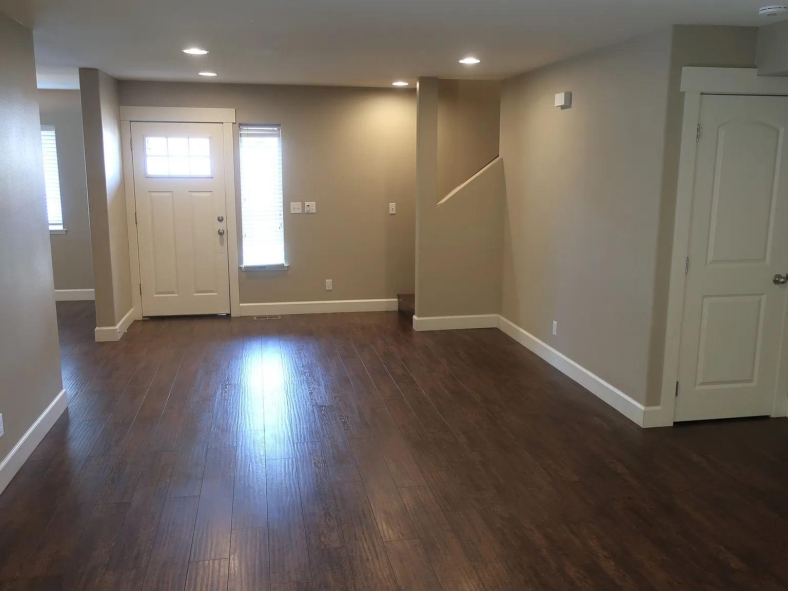3 bed, 2.5 bath, 1618 sqft, $2,600 — Photo 2
