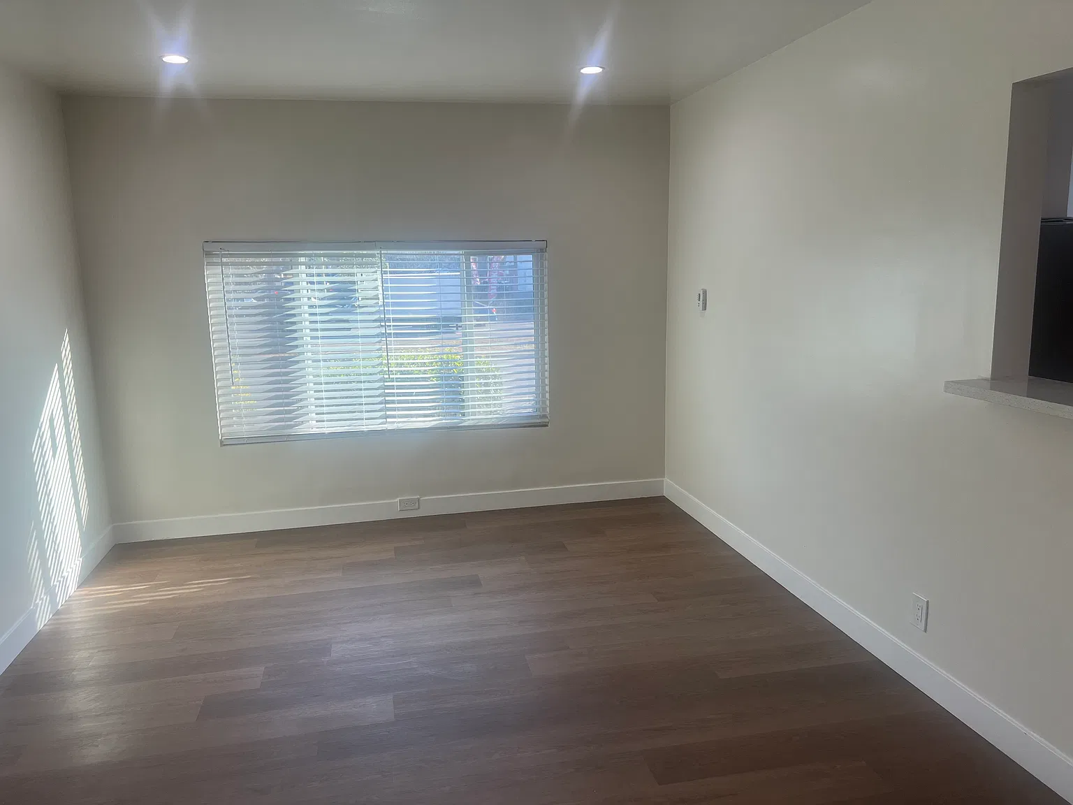 2 bed, 950 sqft, $2,375 — Photo 3