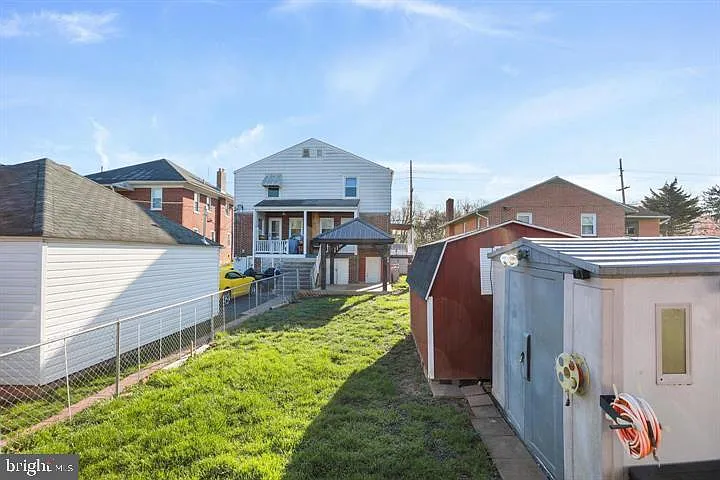 845 Frederick St — Photo 17