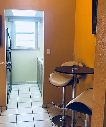 4th image of 1629 NW North River Dr APT 305