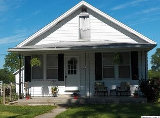 132 S State Rd, Mendon, IL 62351