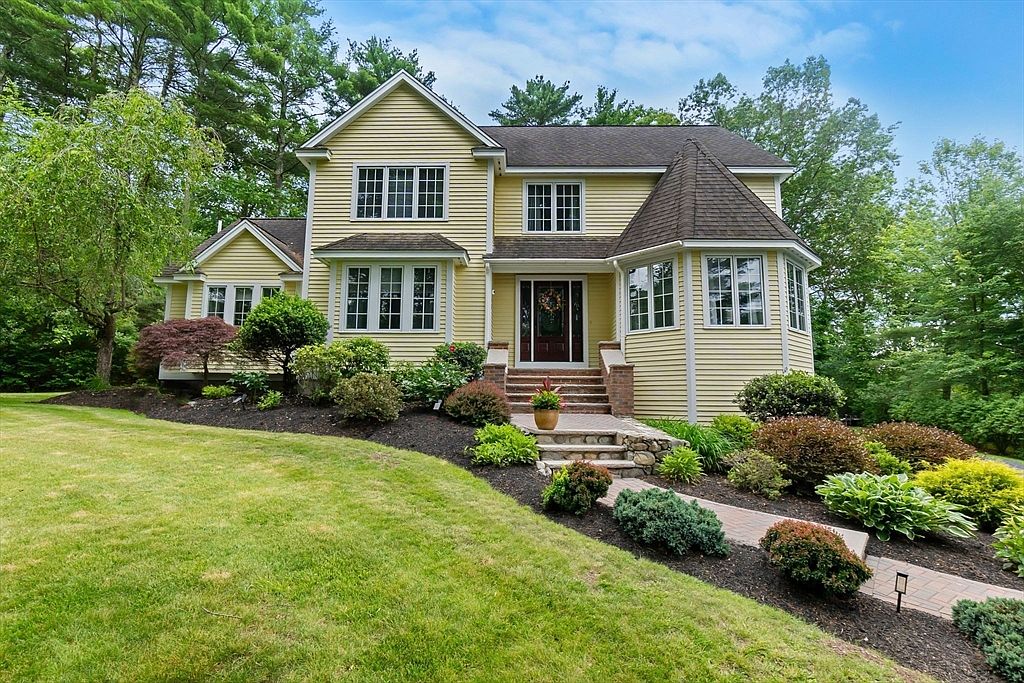 15 Hillside St, Rowley, MA 01969 | Zillow