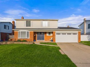 30100 Barbary Ct, Warren, MI
