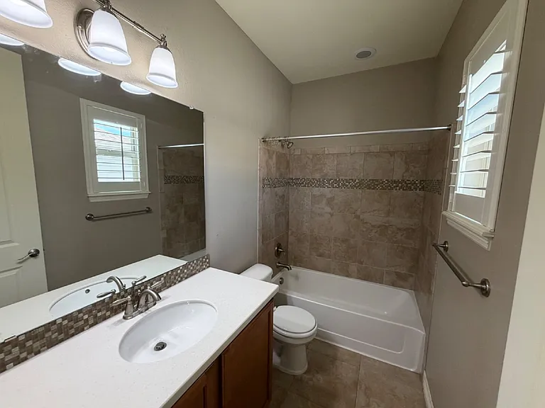 16558 Prospect Ln — Photo 15