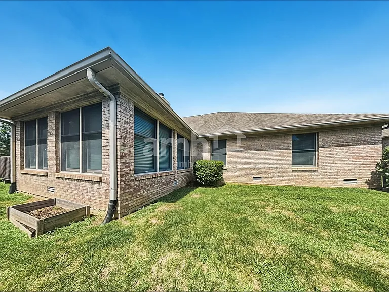 1121 New Harmony Dr — Photo 19