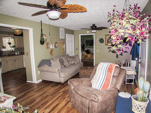 3rd image of 169 Centerview Rough River Ln