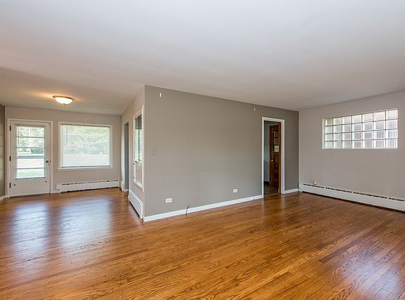 5th image of 2836 N Lewis Ave