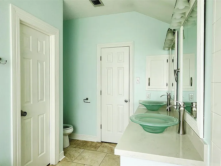 213 Mango St — Photo 24