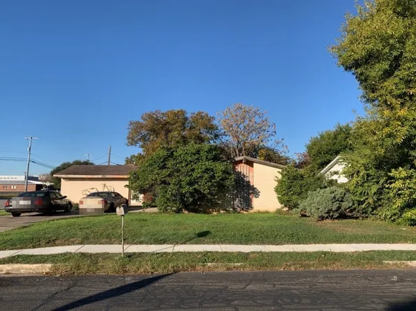 1203 Rossolis Dr, San Antonio, TX 78219