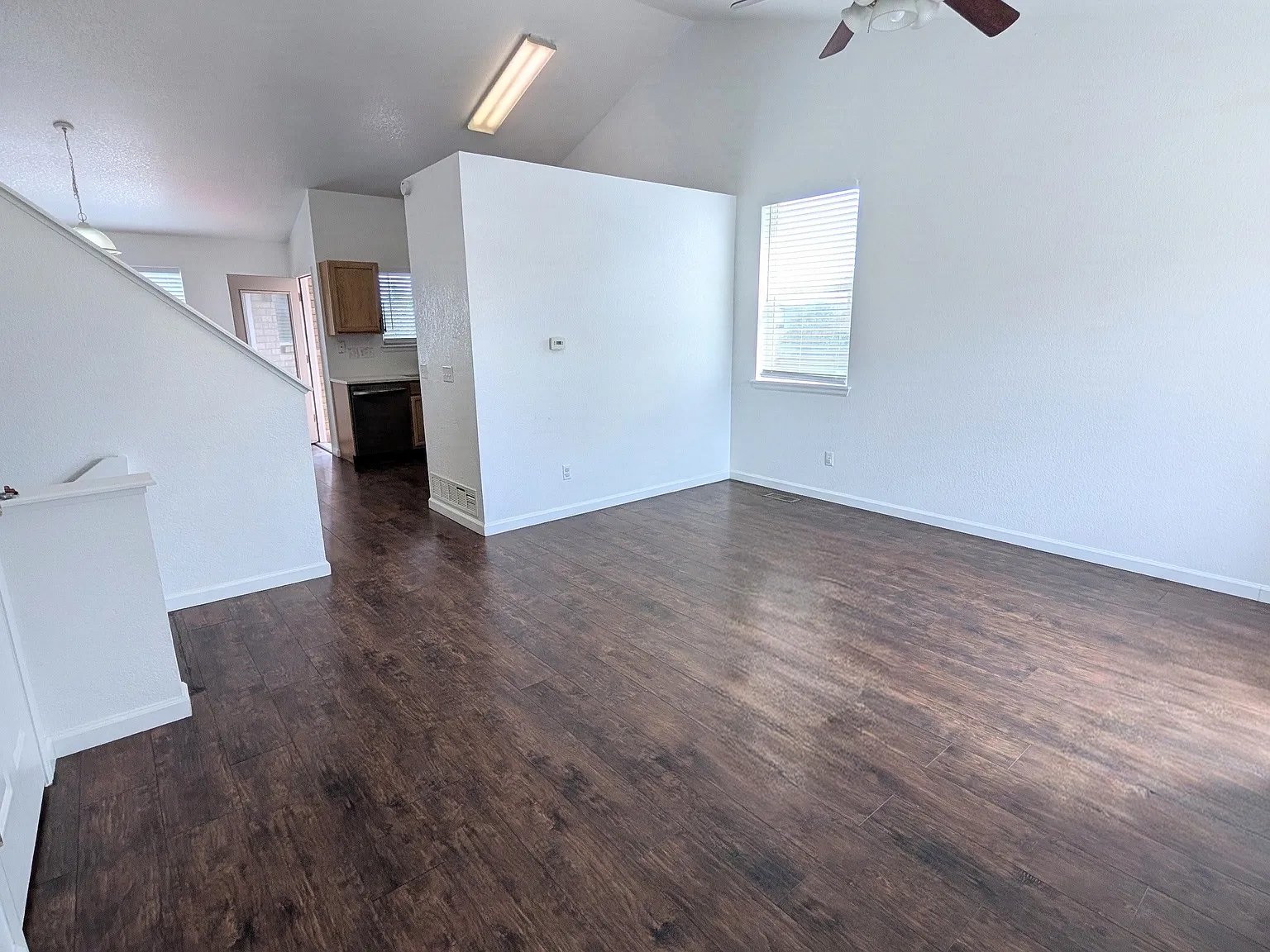 3 bed, 3.5 bath, 2165 sqft, $3,200 — Photo 2