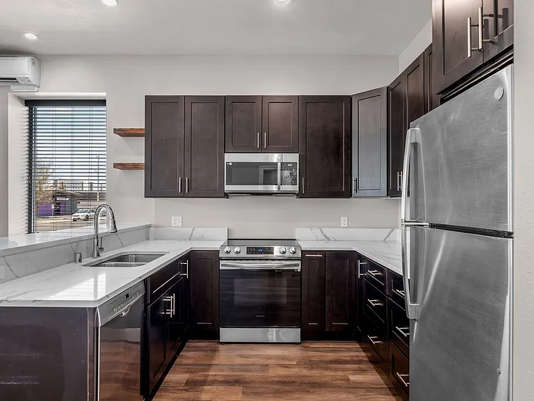 131 S Sherman St — Photo 37