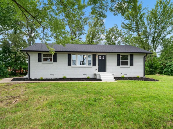608 Zinnia Dr, Clarksville, TN 37042