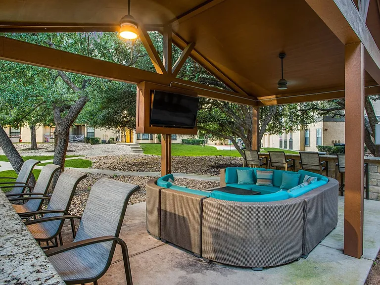 Lakeline Villas — Photo 6